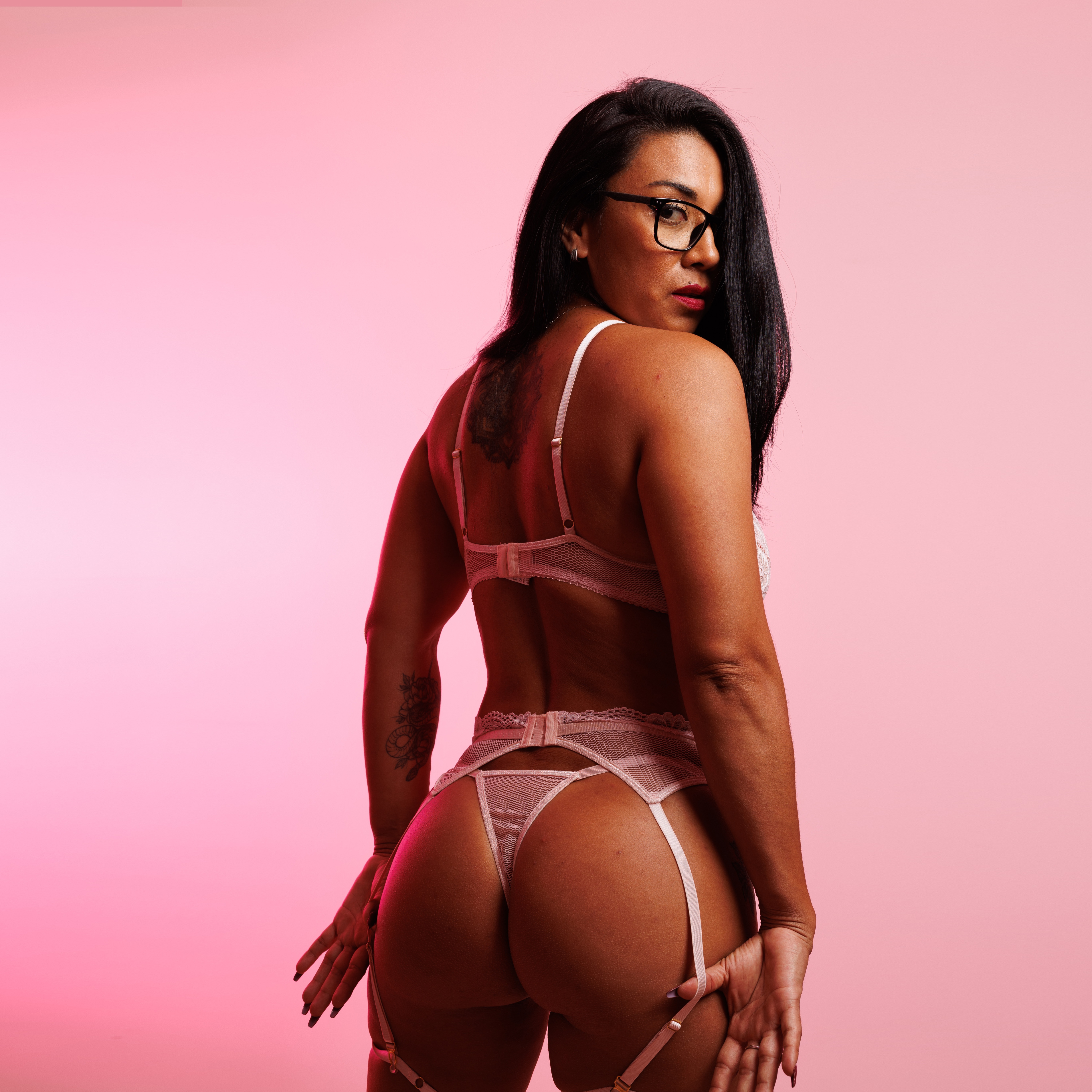 Mujer de carne y besos