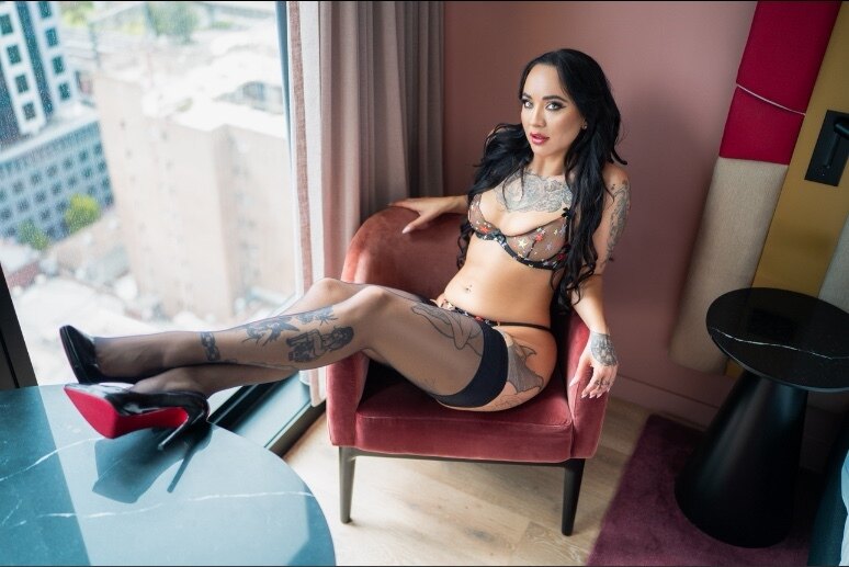 Aspen Adams OnlyFans header