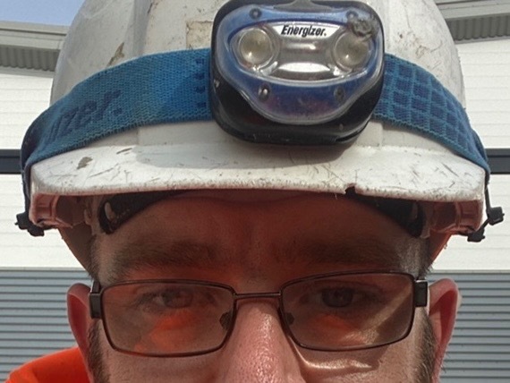 Hairy blue eyed builder OnlyFans header