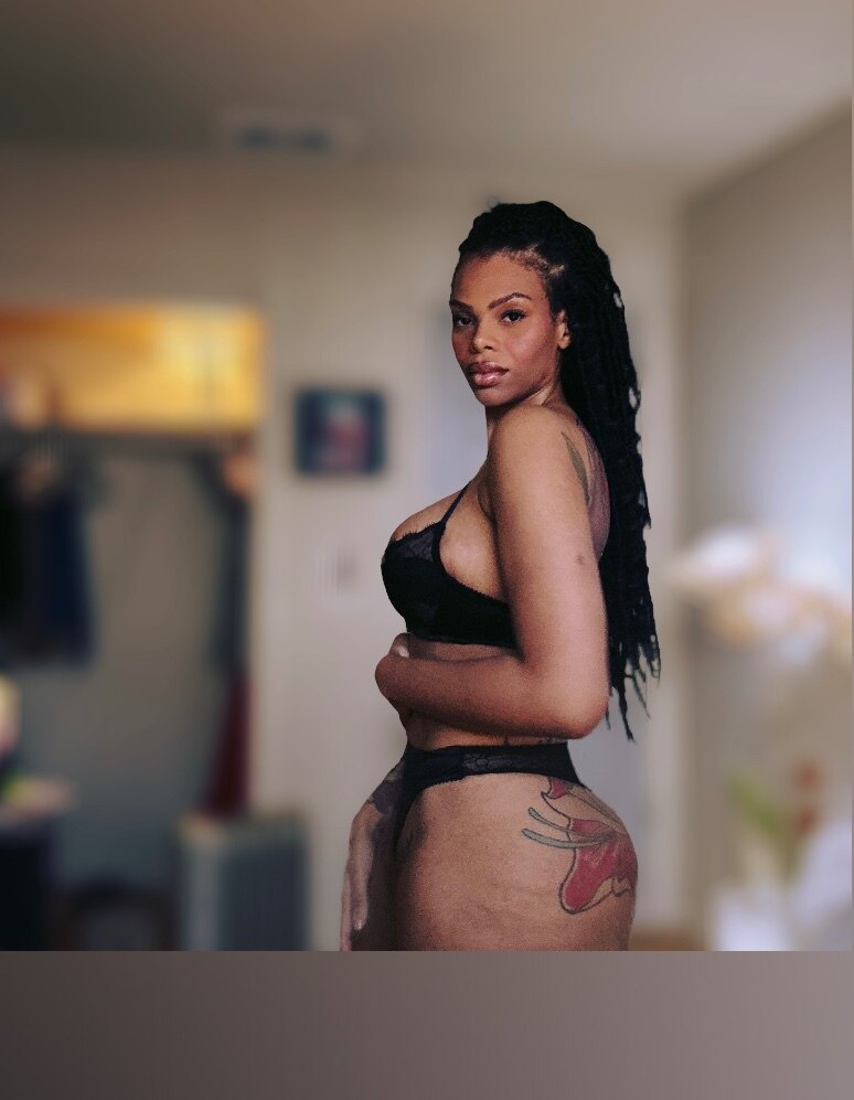 HALLE HAYES OnlyFans