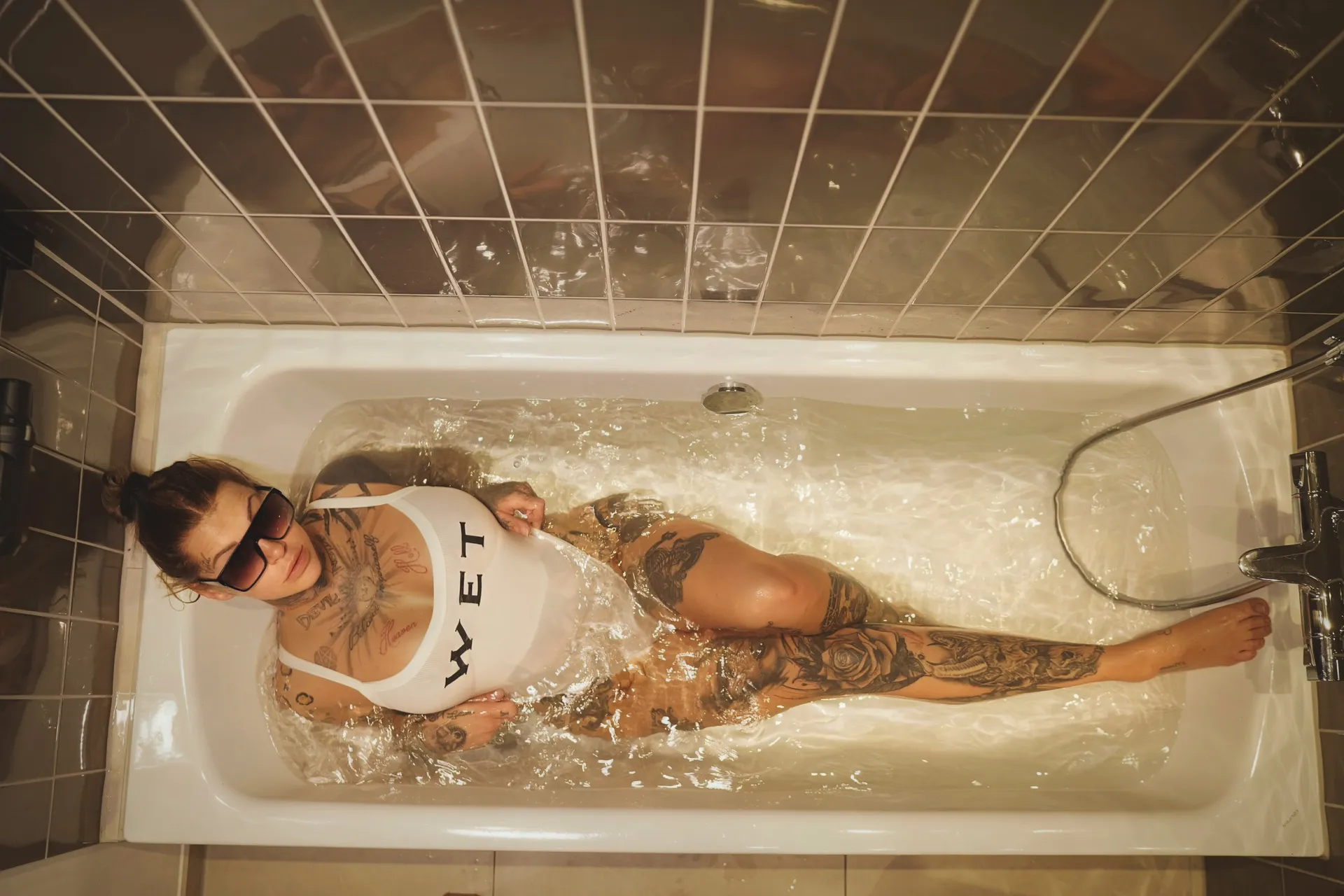 Leni OnlyFans header