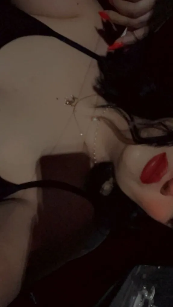 Isa Vellum ✨ OnlyFans header
