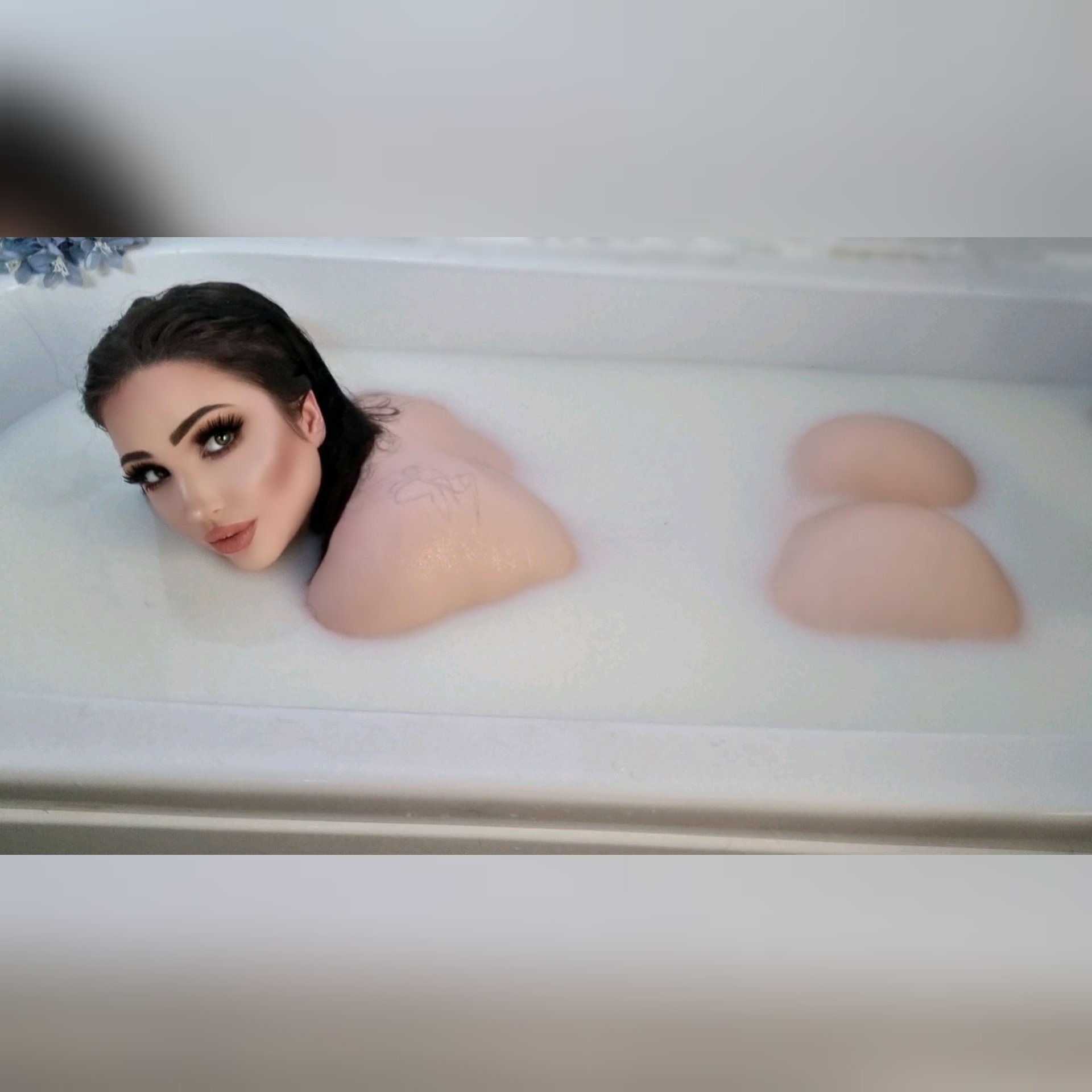 ivytenebrae OnlyFans header