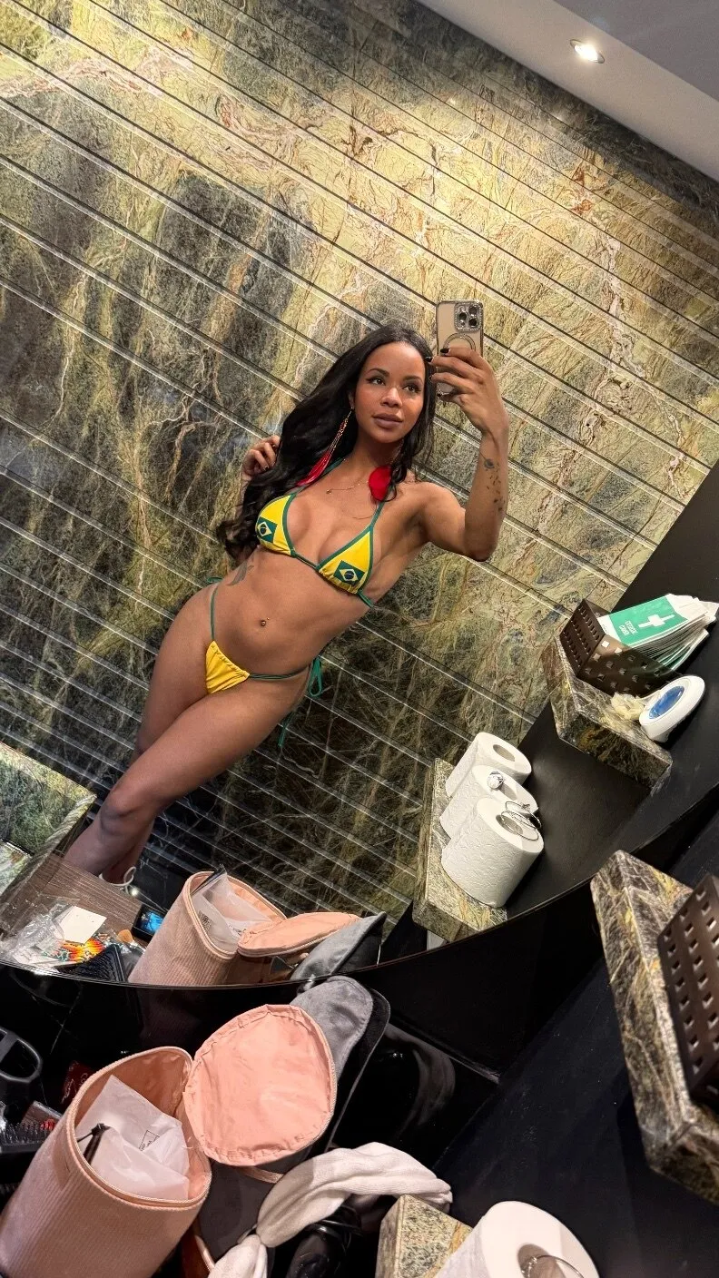 Jennifer 💦 (FREE)