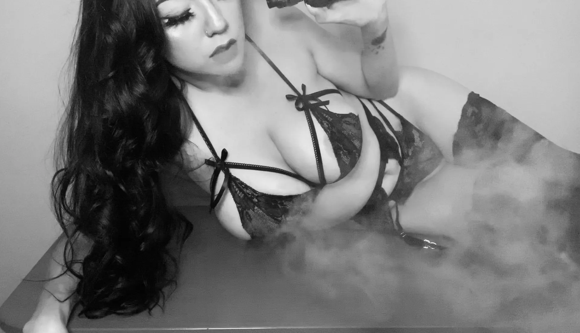 Kami Leeon OnlyFans header