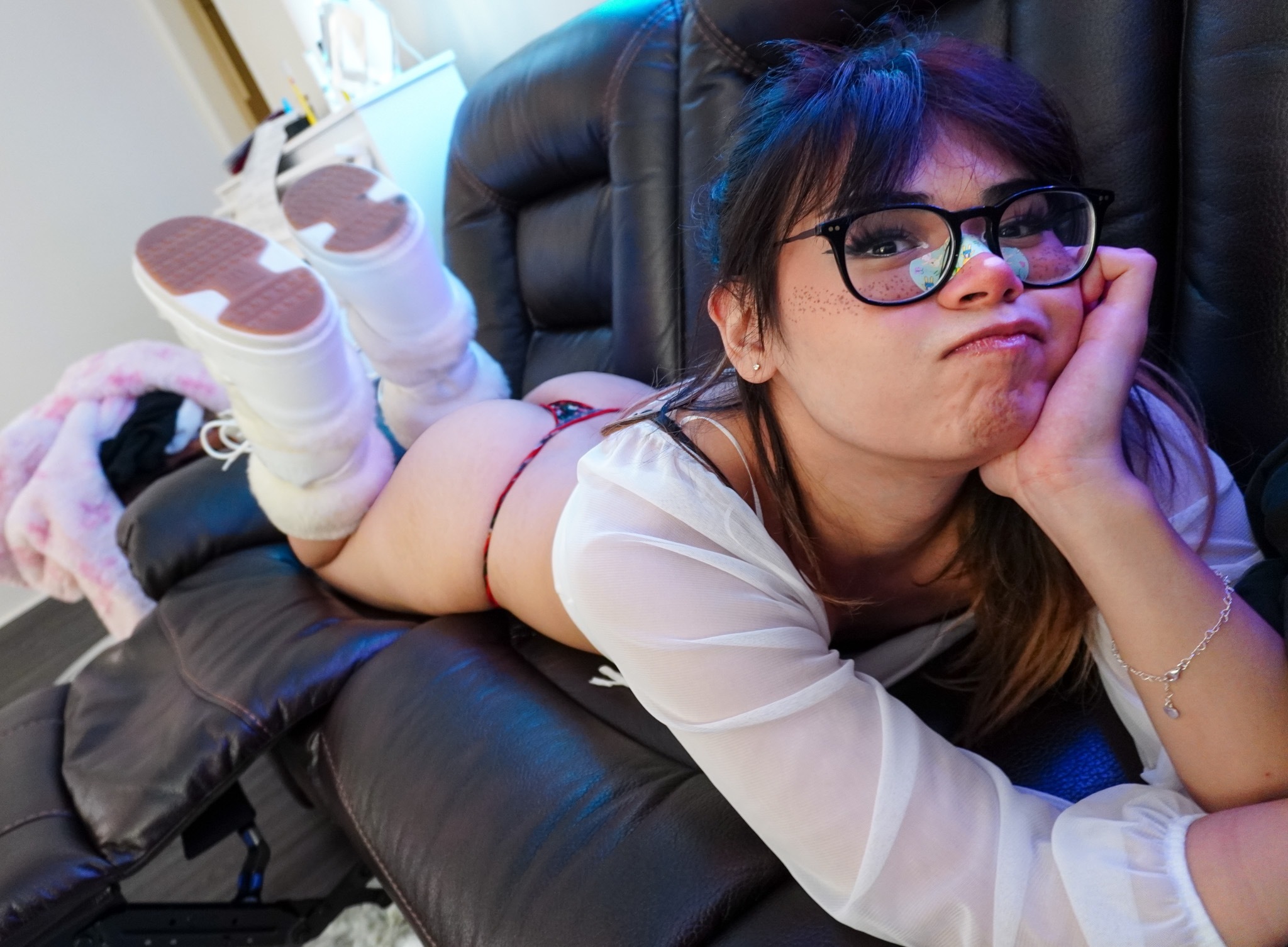 Kiyana Vi OnlyFans header