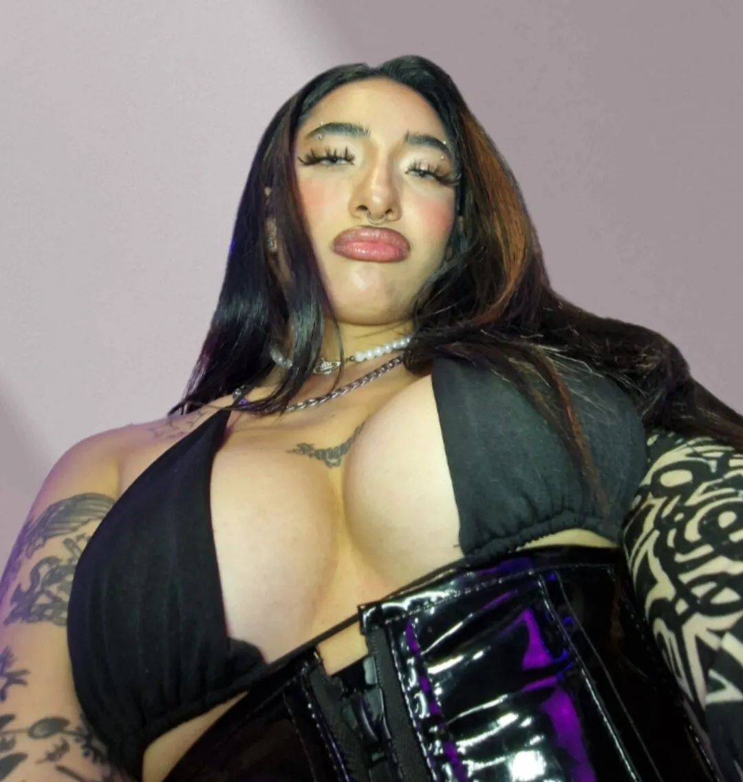 ✰𝑳𝒂𝒅𝒚 𝑽𝒐𝒏𝒛✰