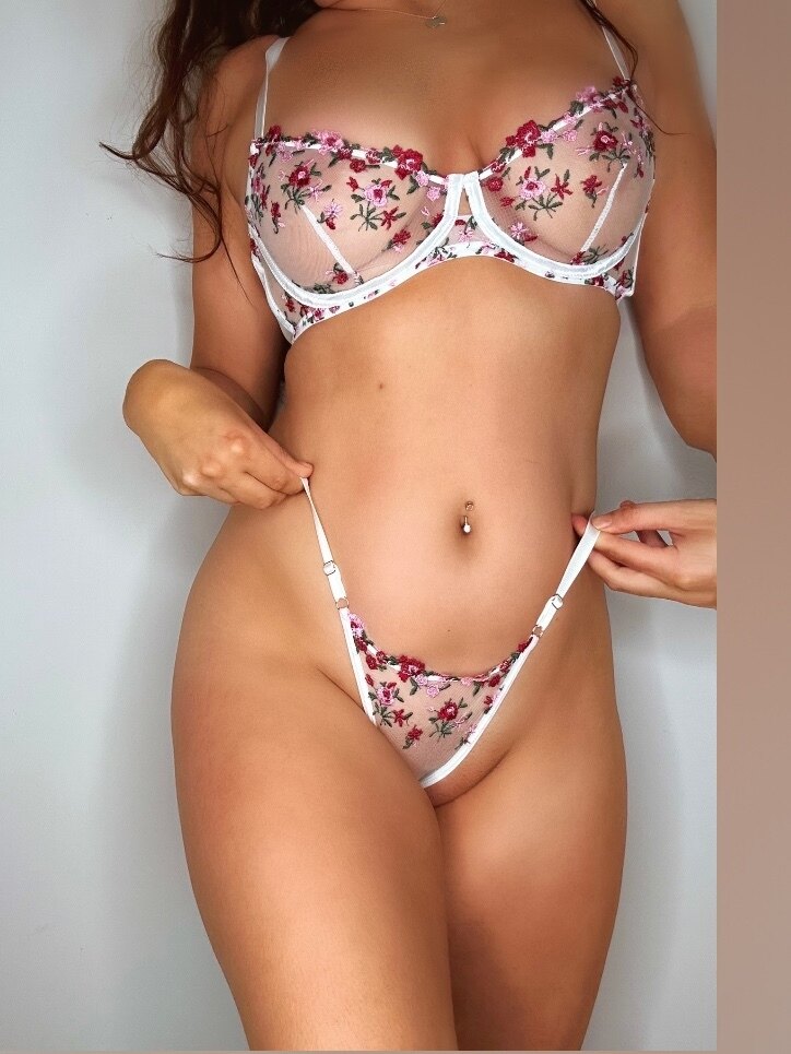 YOUR GF💗 LIV 💗