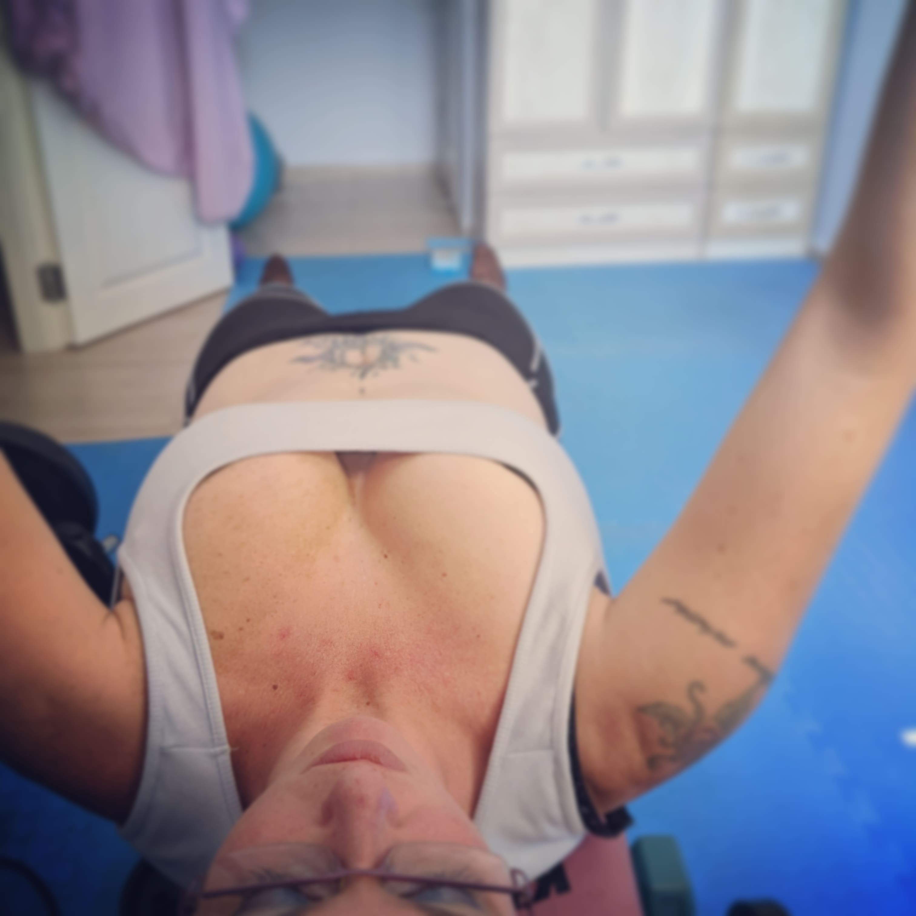 Lou roar OnlyFans header