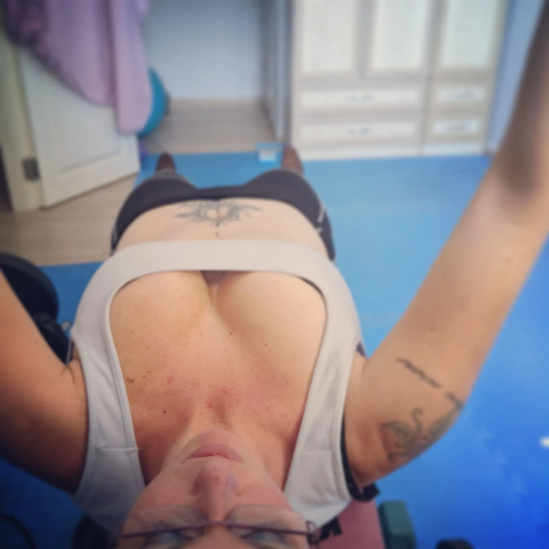 Lou roar OnlyFans header