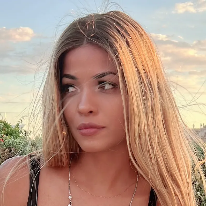 ❤️ Loving Zoe 🇨🇺 - FREE