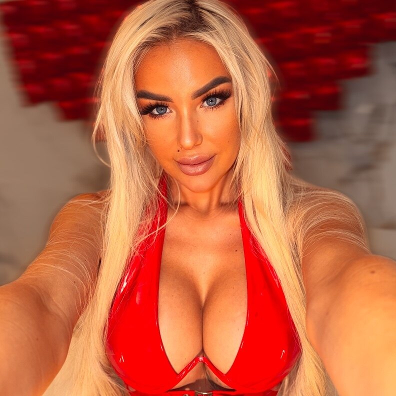 LucySea VIP #1 blonde on OF 💞😈 OnlyFans