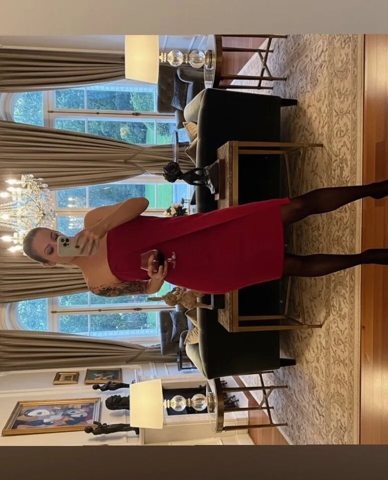 Ⓜ️🅘🅛🅕 🅔🅛🅔🅒🅣🅡🅐 OnlyFans header