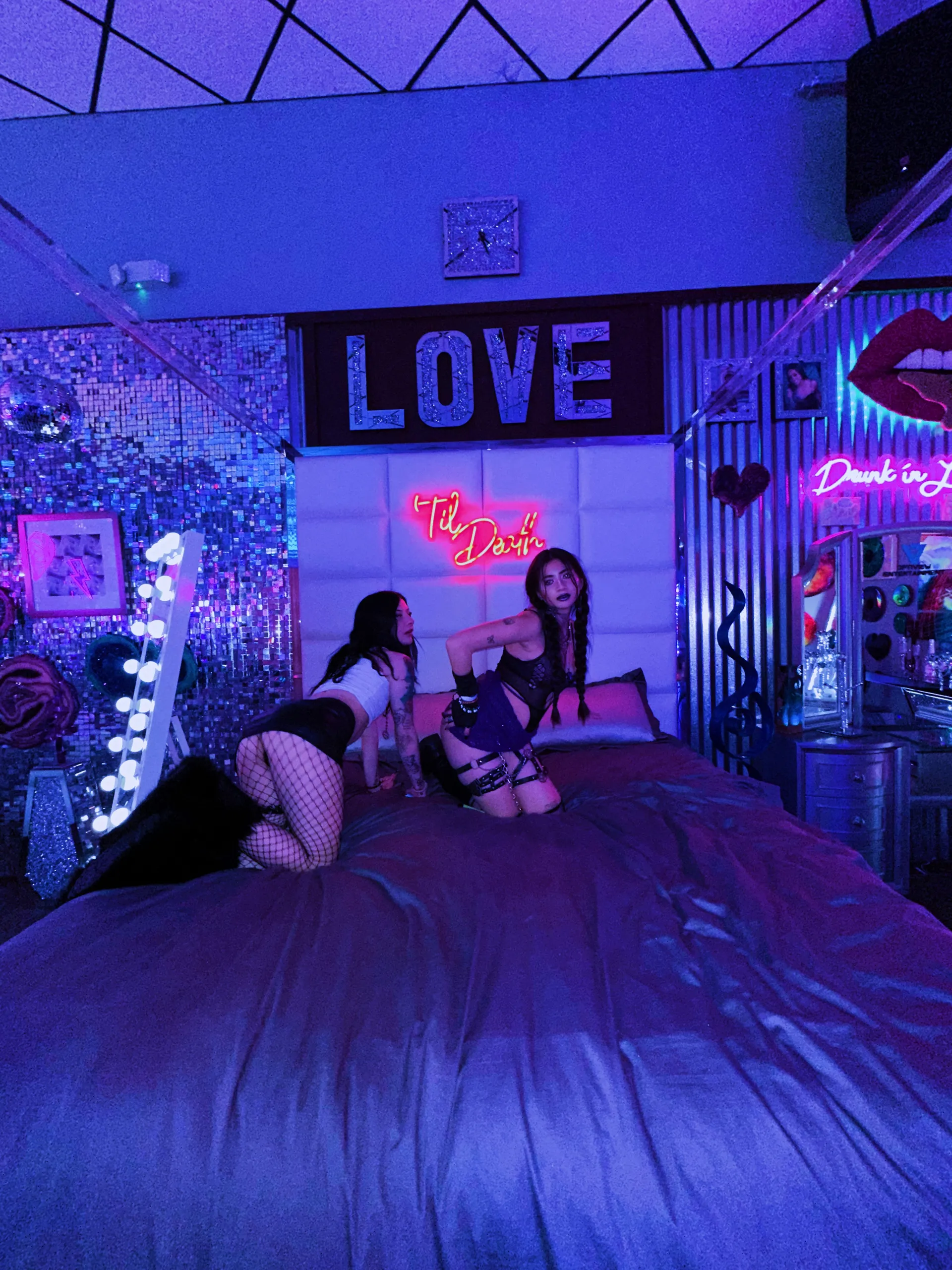 mari OnlyFans header