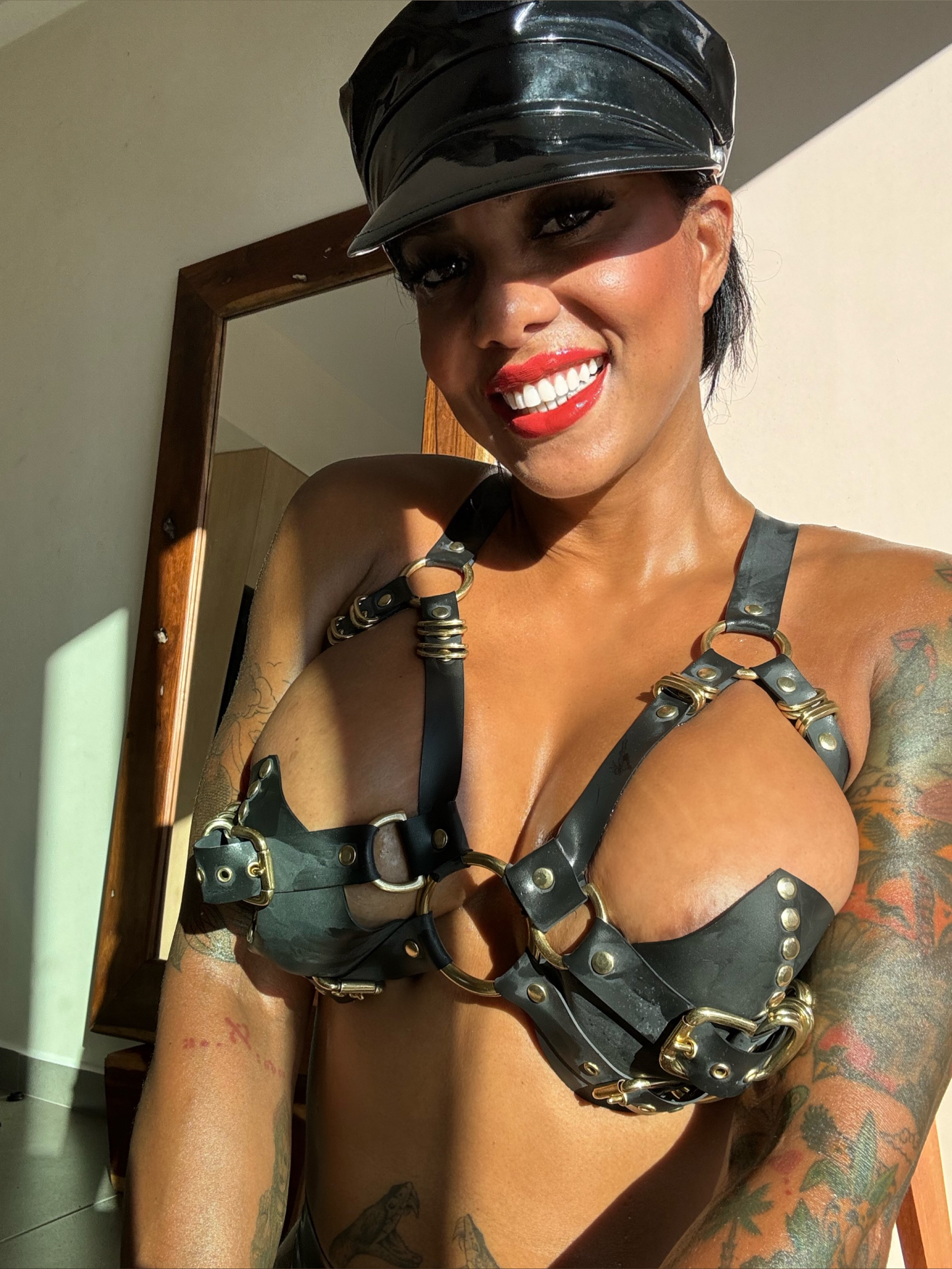 𝙎𝙖𝙧𝙖𝙝 𝙏𝙝𝙚 𝙄𝙣𝙫𝙖𝙙𝙚𝙧/𝙎𝙩𝙧𝙖𝙥𝙤𝙣/𝙎𝙚𝙭𝙩𝙞𝙣𝙜/𝙁𝙚𝙢𝙙𝙤𝙢 OnlyFans