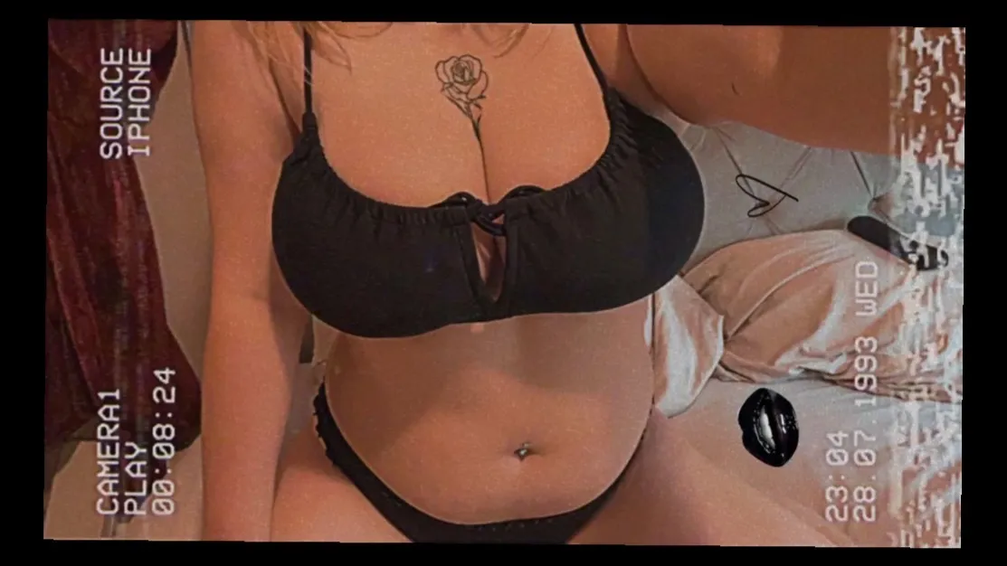 Molly OnlyFans header
