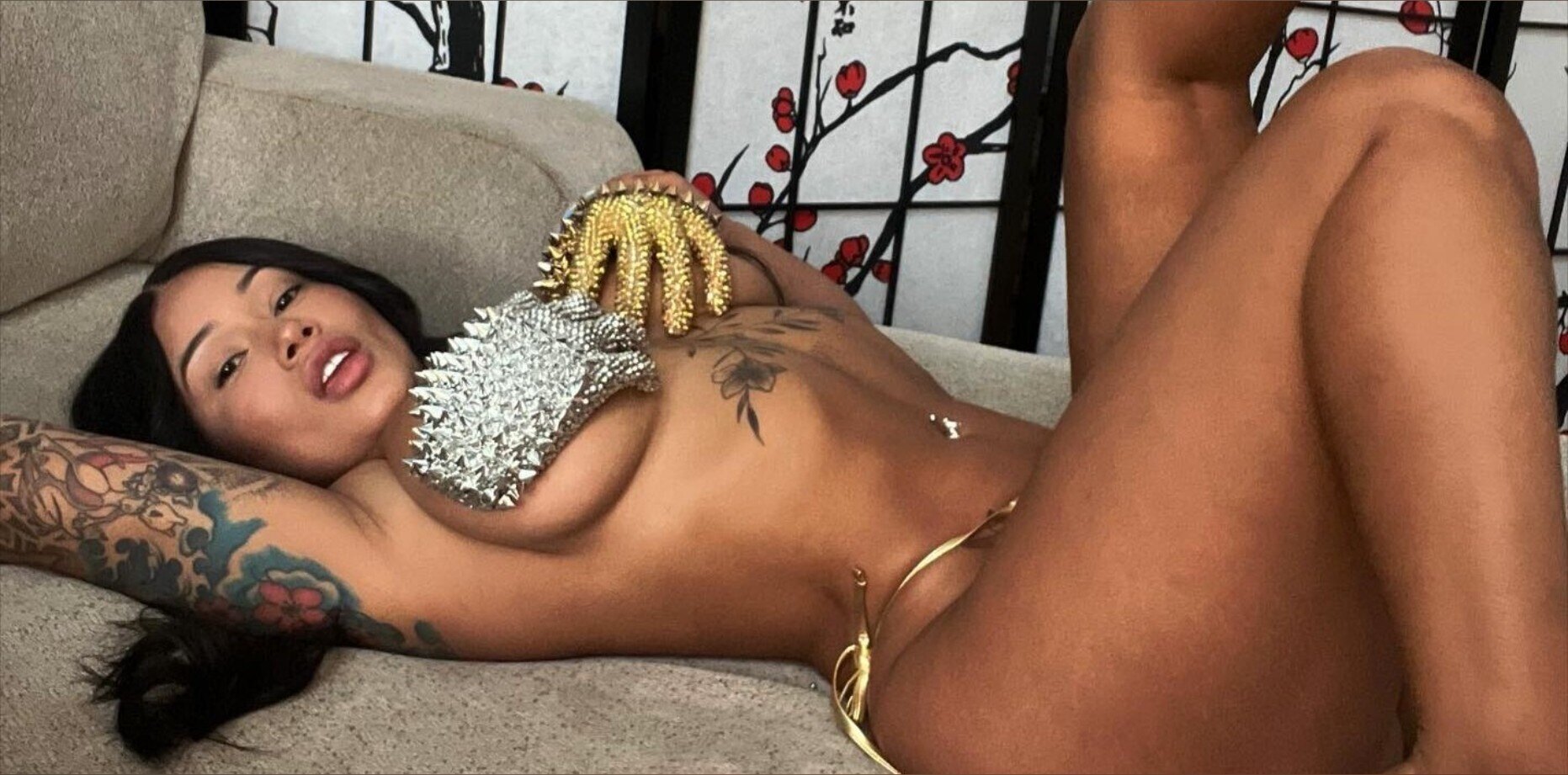 Kim 👽 OnlyFans header