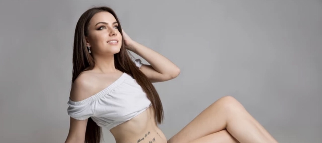 Nadia L OnlyFans header