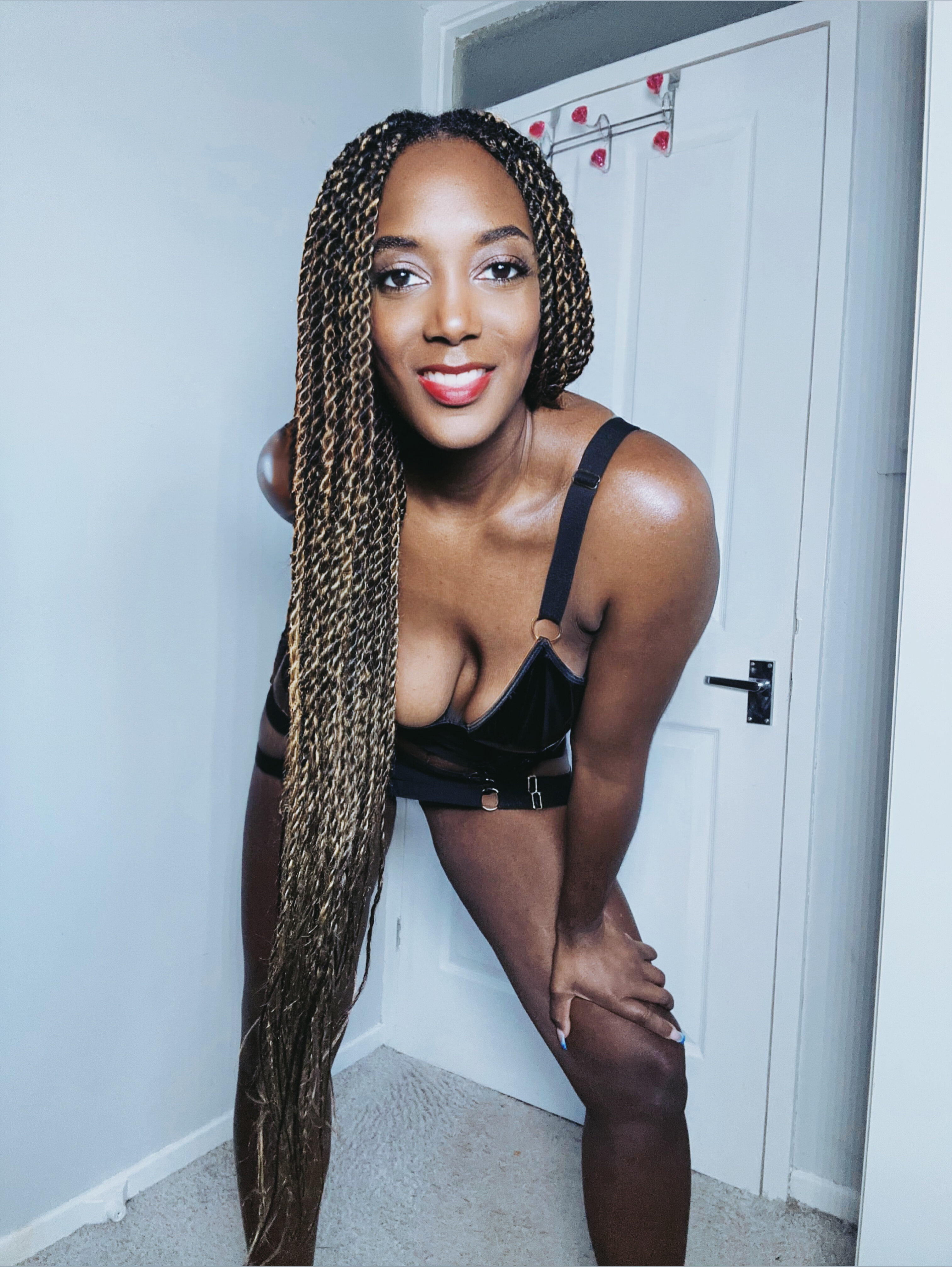 Mistress Lorraine Femdom Amazonian OnlyFans