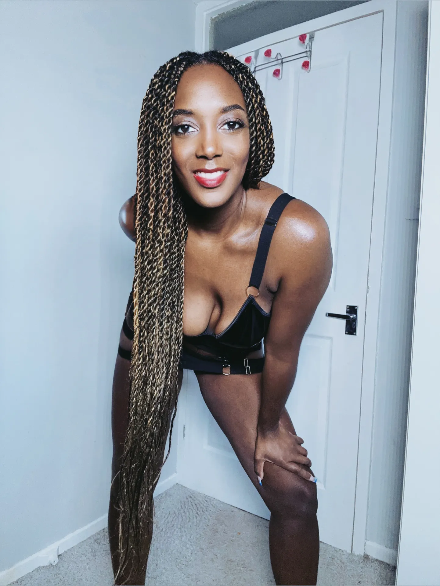 Mistress Lorraine Femdom Amazonian