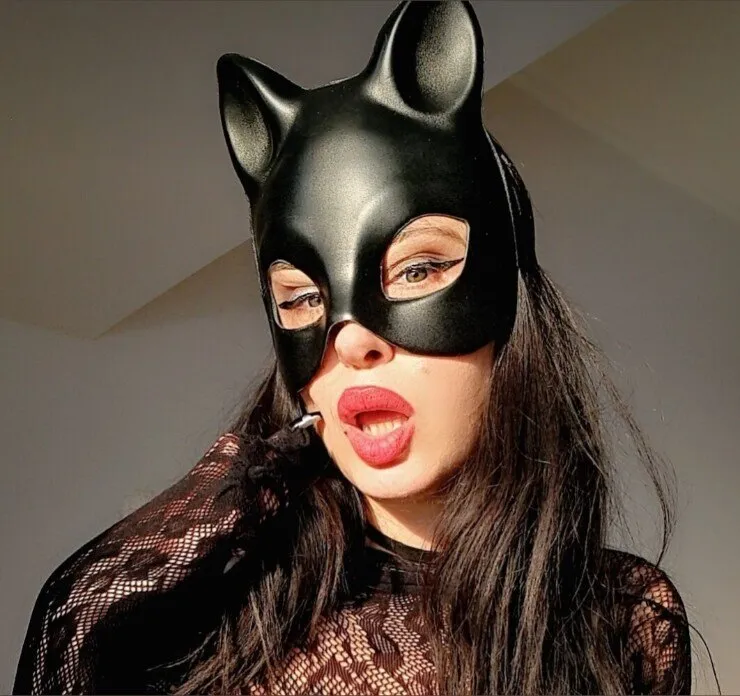 🍓Ms.Cat🐈‍⬛