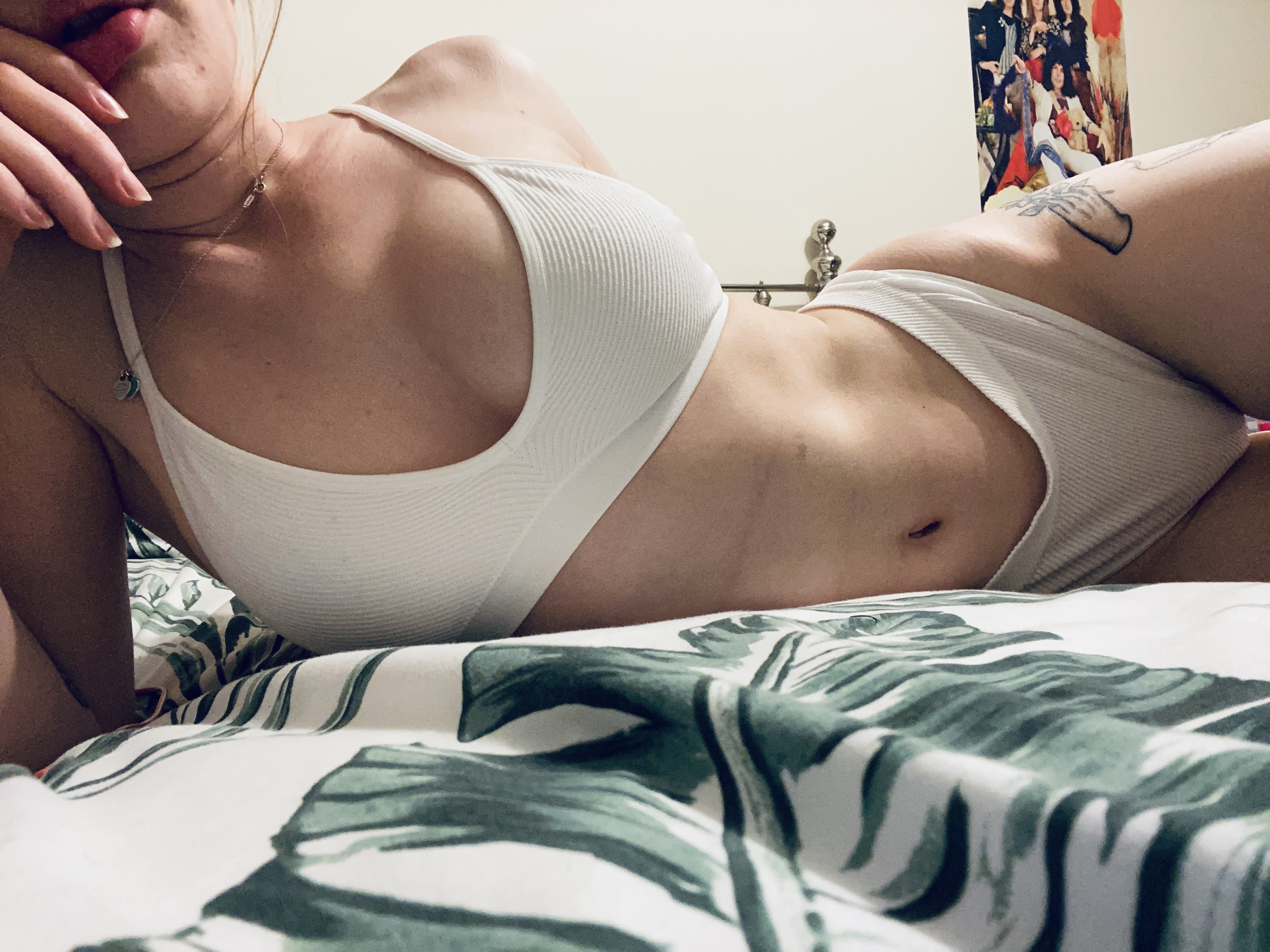 mxlls 🍂🌹 OnlyFans header