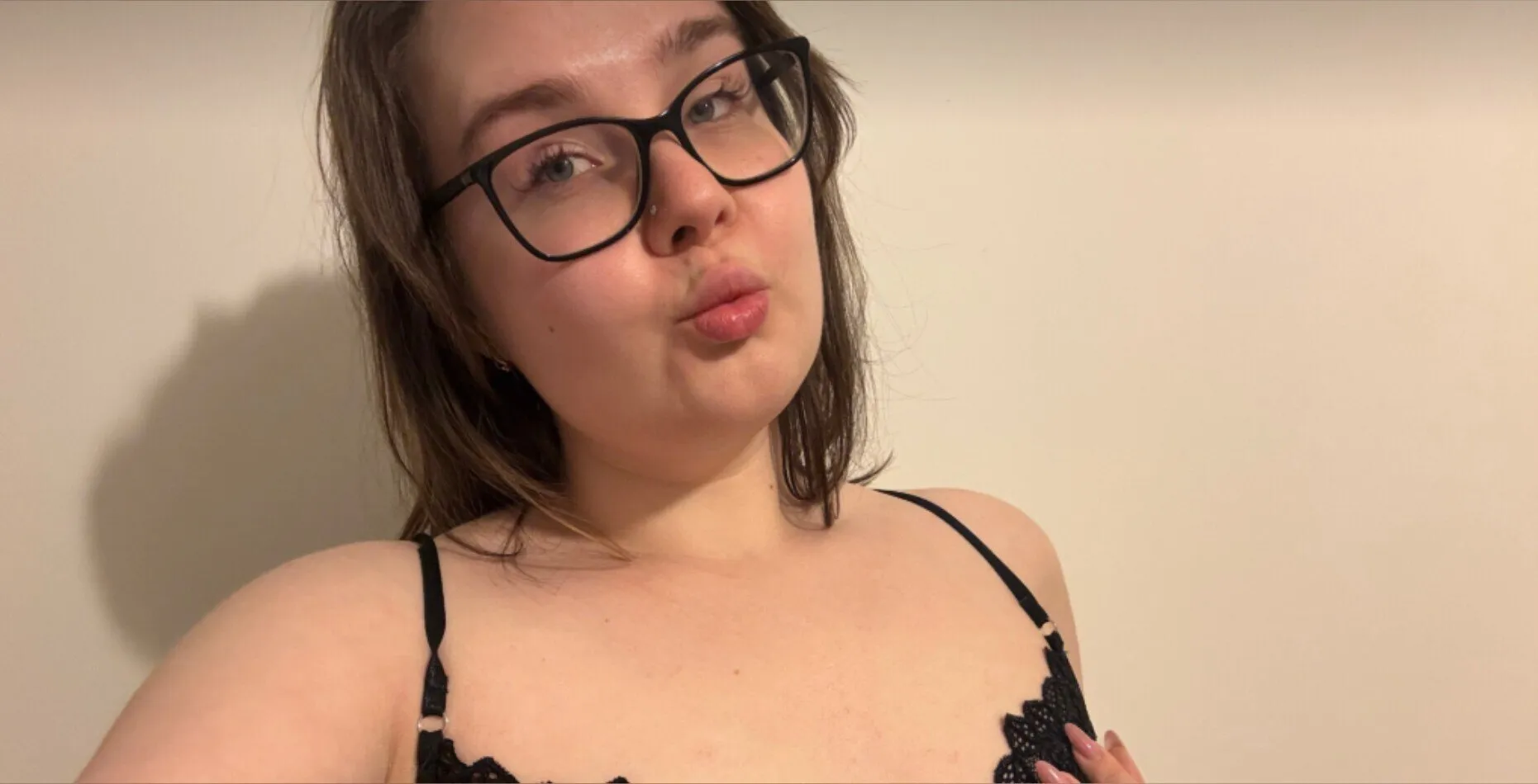 🍑💦 Curvy Nixie Sin 🍑💦