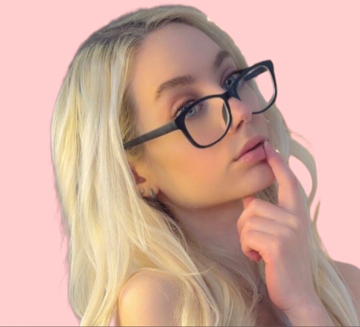 𝑁𝑖𝑎 OnlyFans