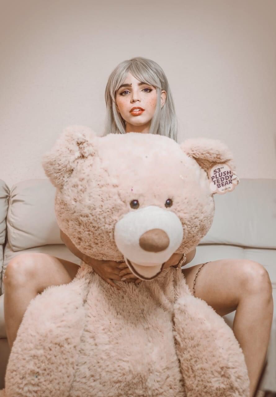 Odett Mart OnlyFans header