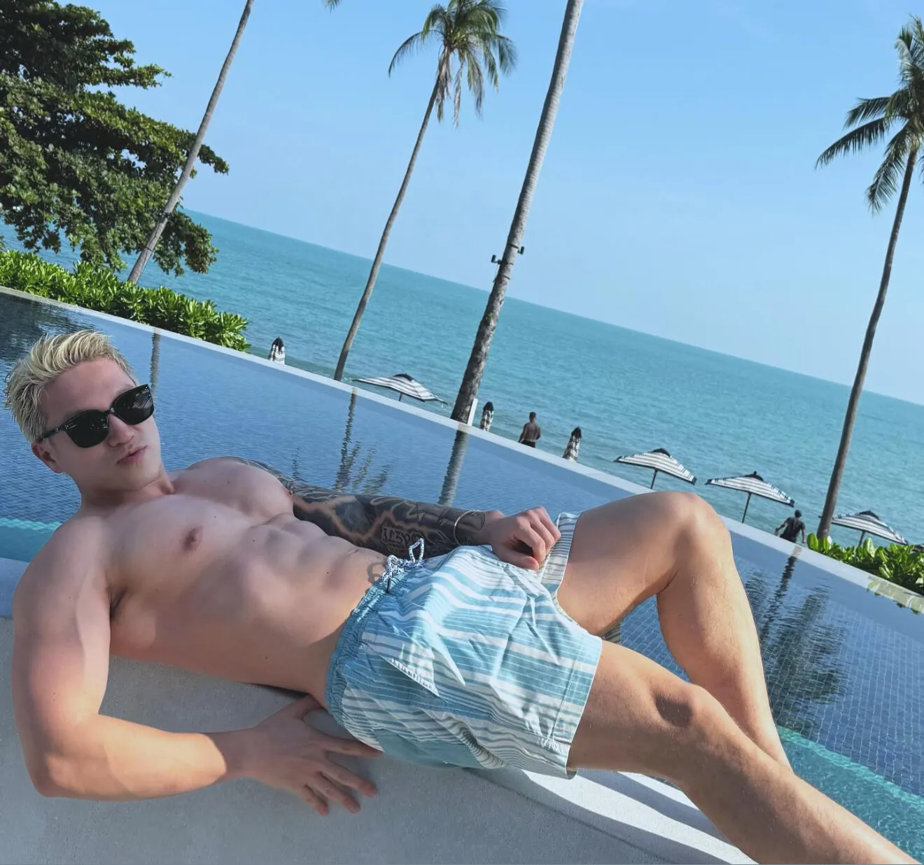 _mrzhu_ OnlyFans header