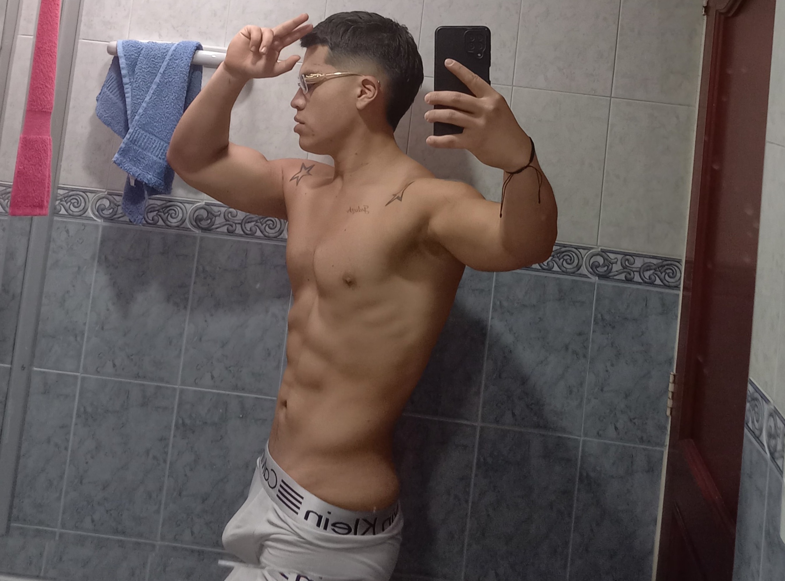 𝙱𝚊𝚍 𝙱𝚘𝚢 𝚇𝚡𝚡 OnlyFans