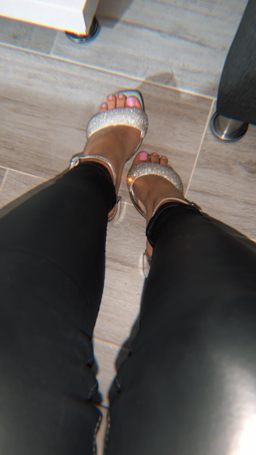 Mía OnlyFans header