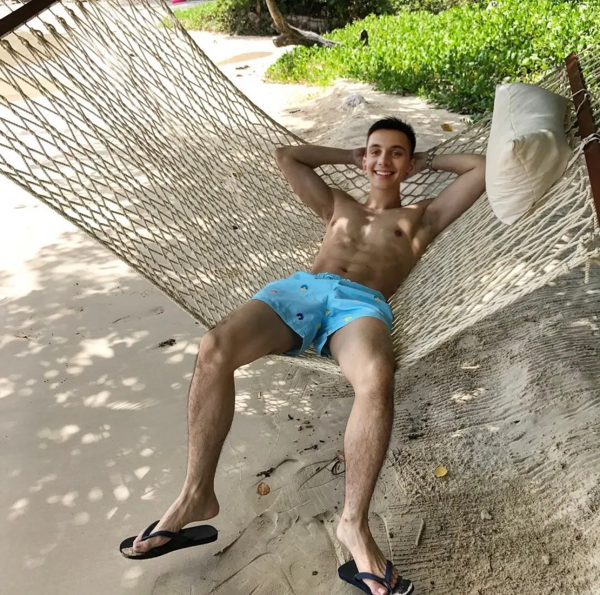 T O M OnlyFans header