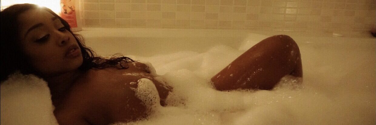 Caress Lové OnlyFans header