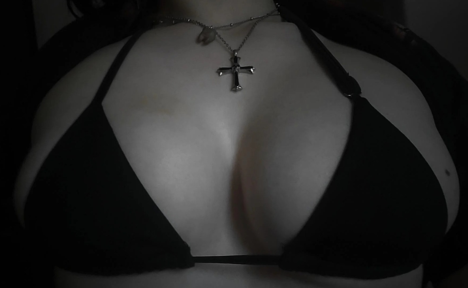 ˚₊‧♱ elayne 🦇 OnlyFans header