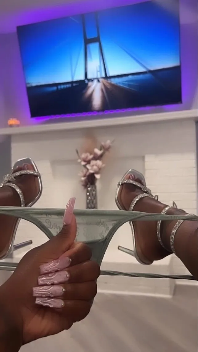 Mona Rose OnlyFans header