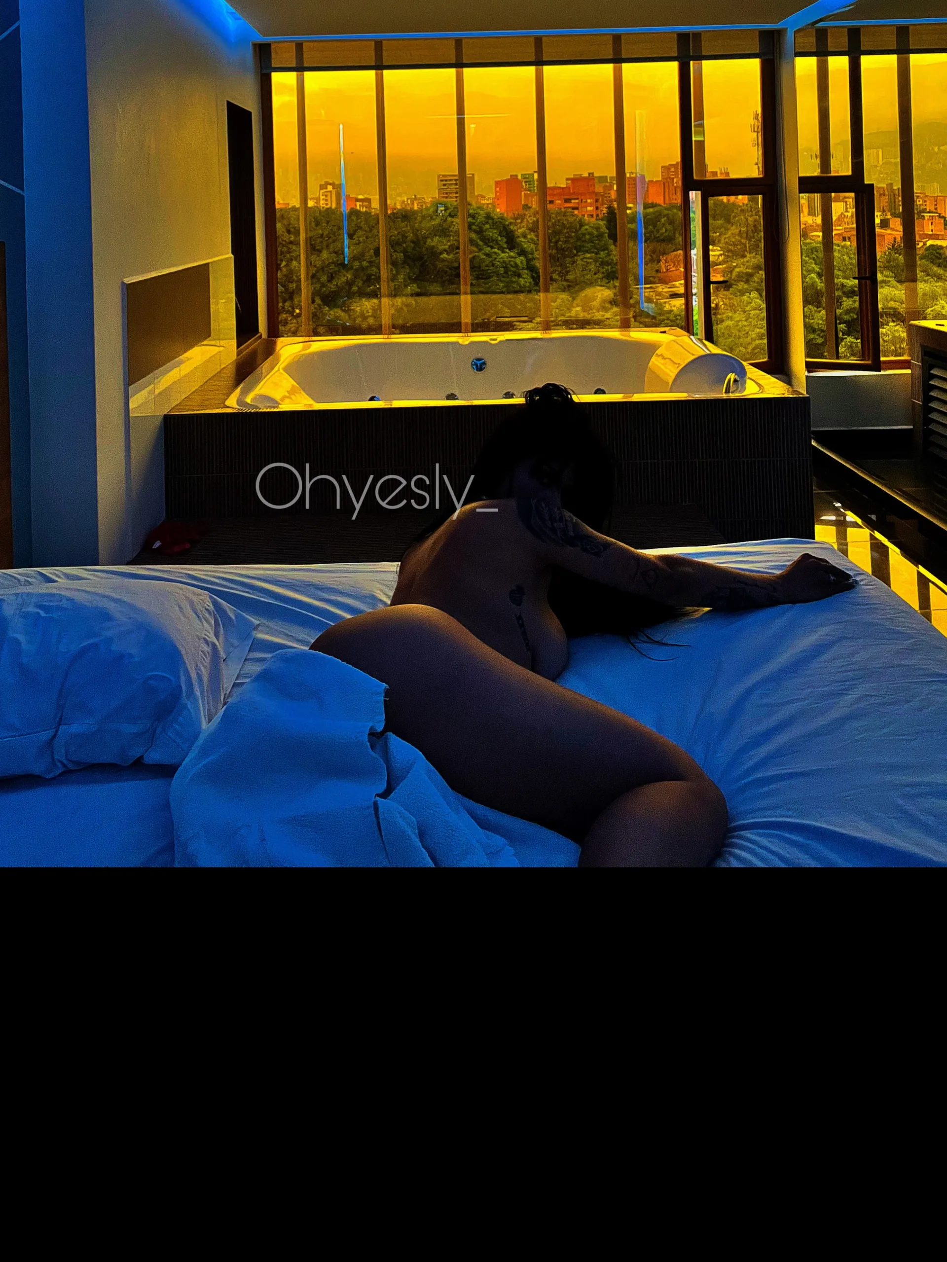 Ohyesly_ OnlyFans header