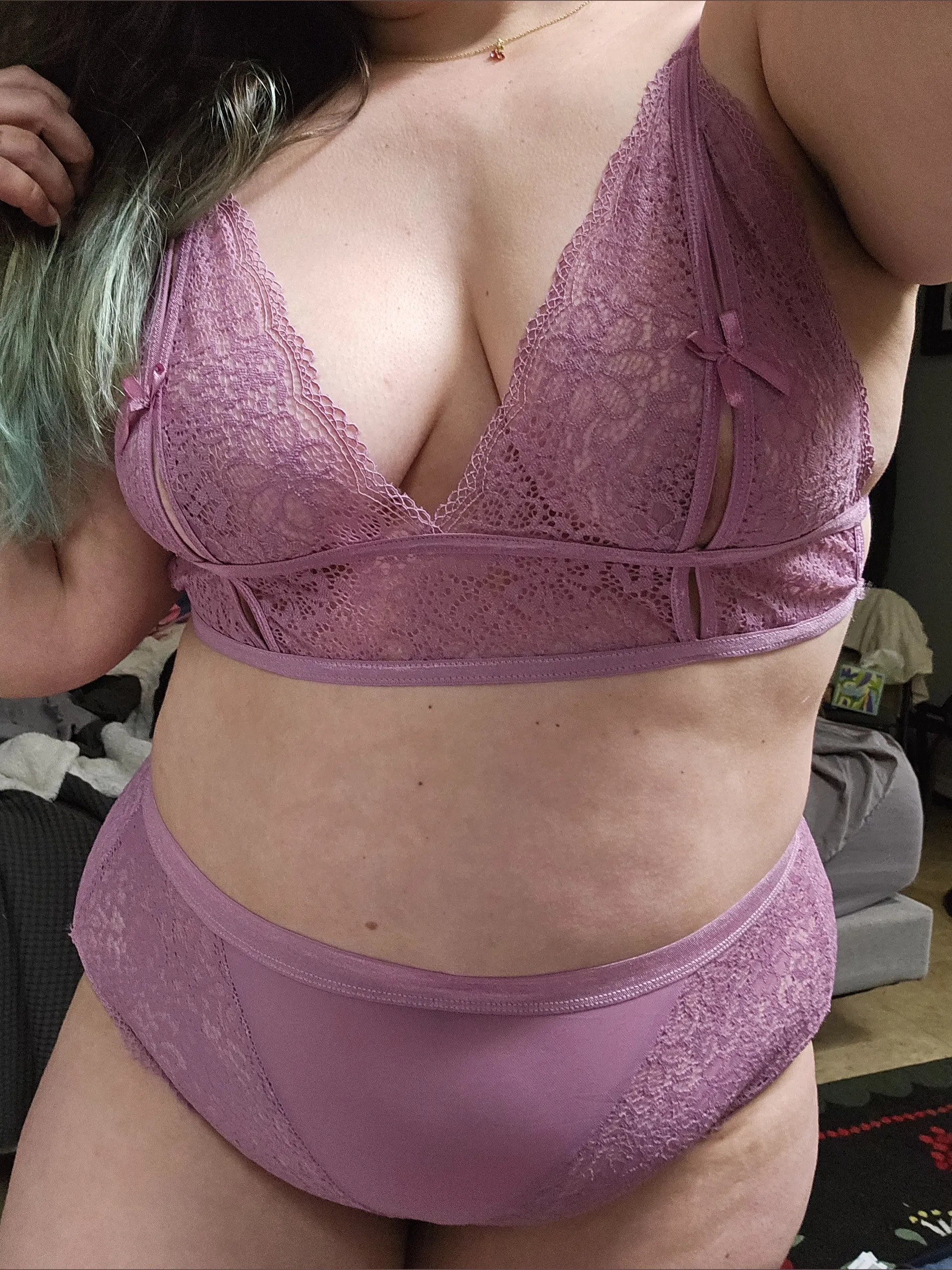 Olive Atlas OnlyFans header