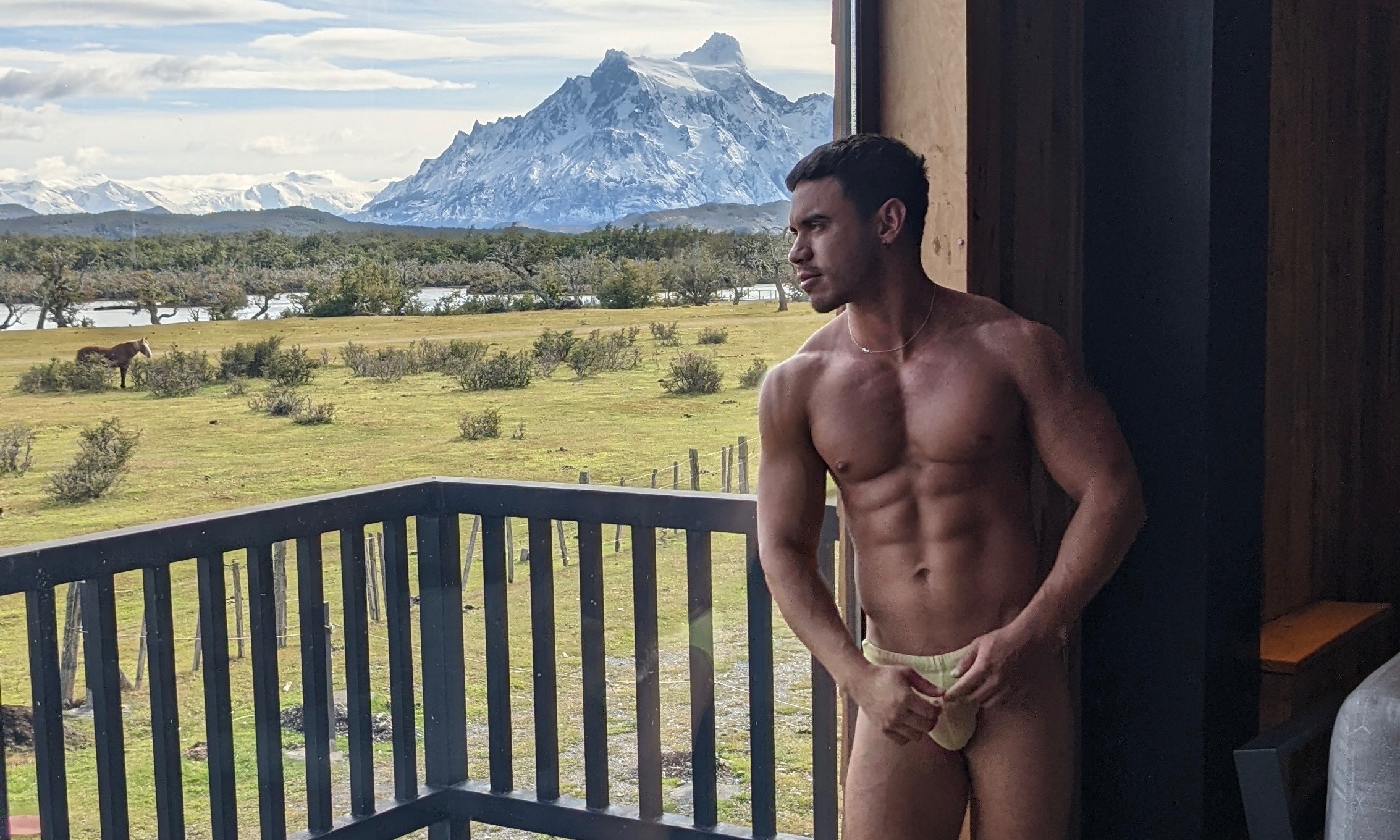 Oliver Hunt OnlyFans header