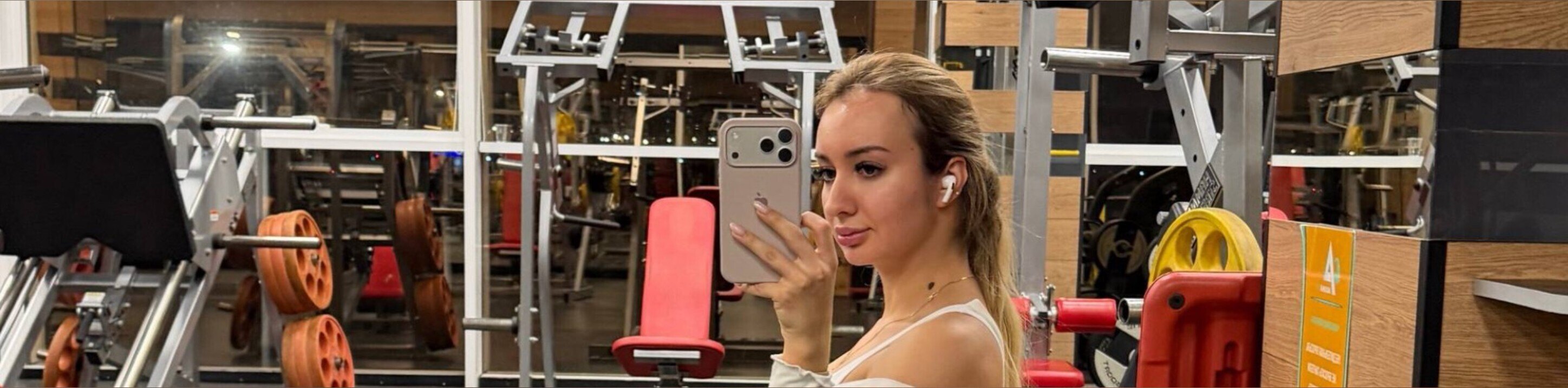 Olly Mills OnlyFans header