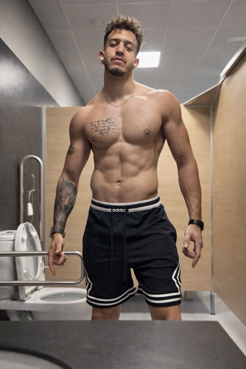 O M A R 🍆💦 OnlyFans