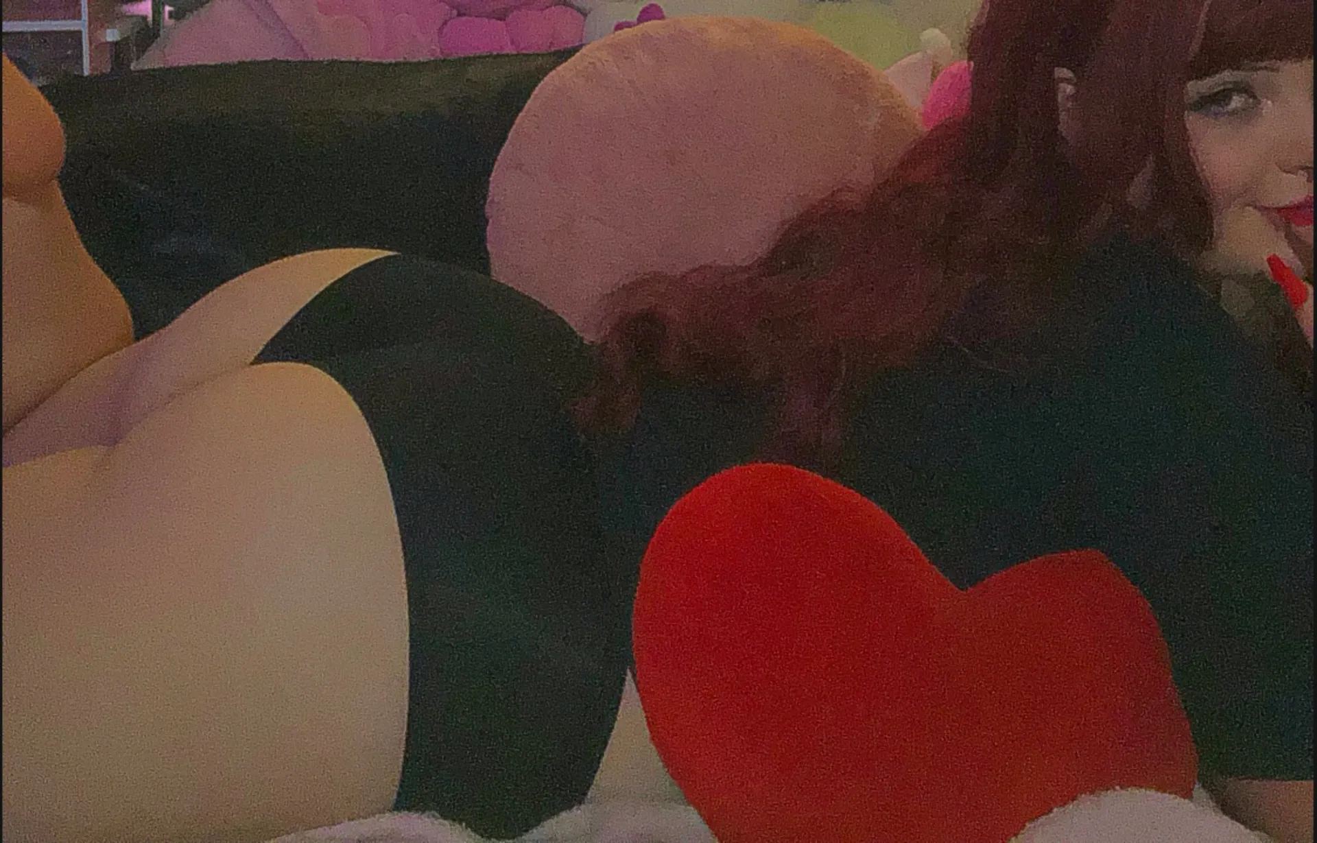 Oncamerakameron OnlyFans header