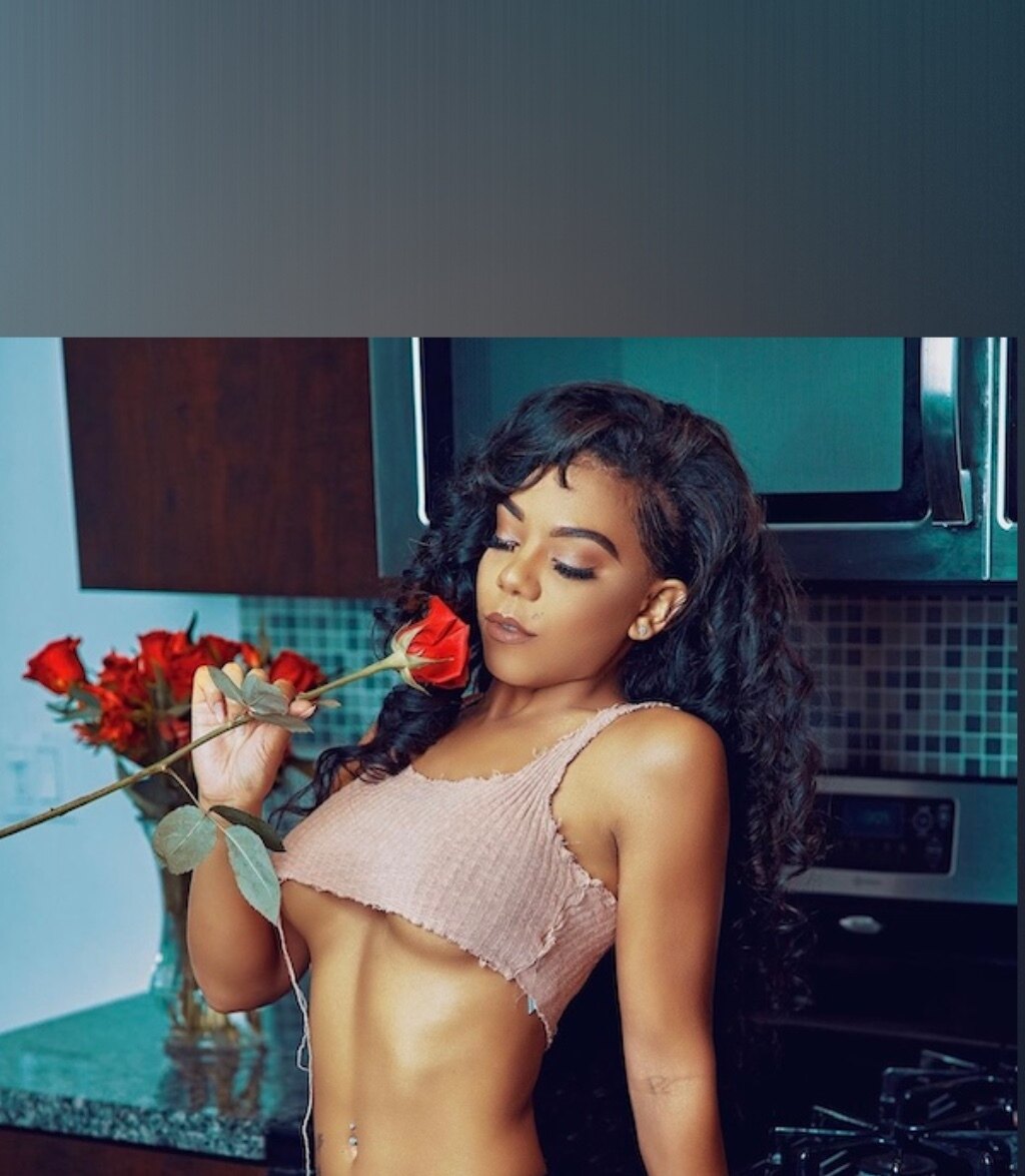 Onebadrose OnlyFans header