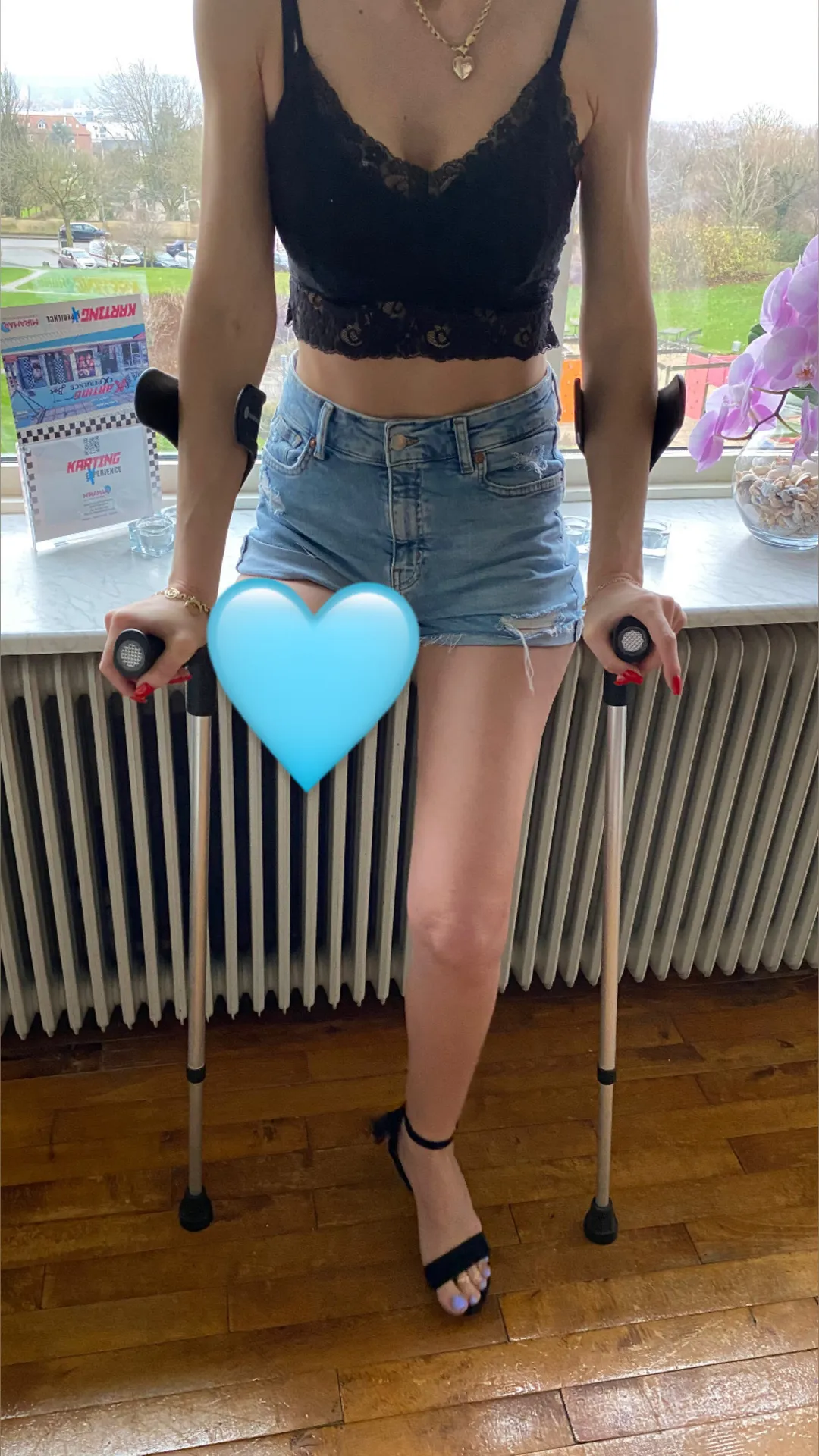 One leg 🦿Foot/stump Goddess 👸