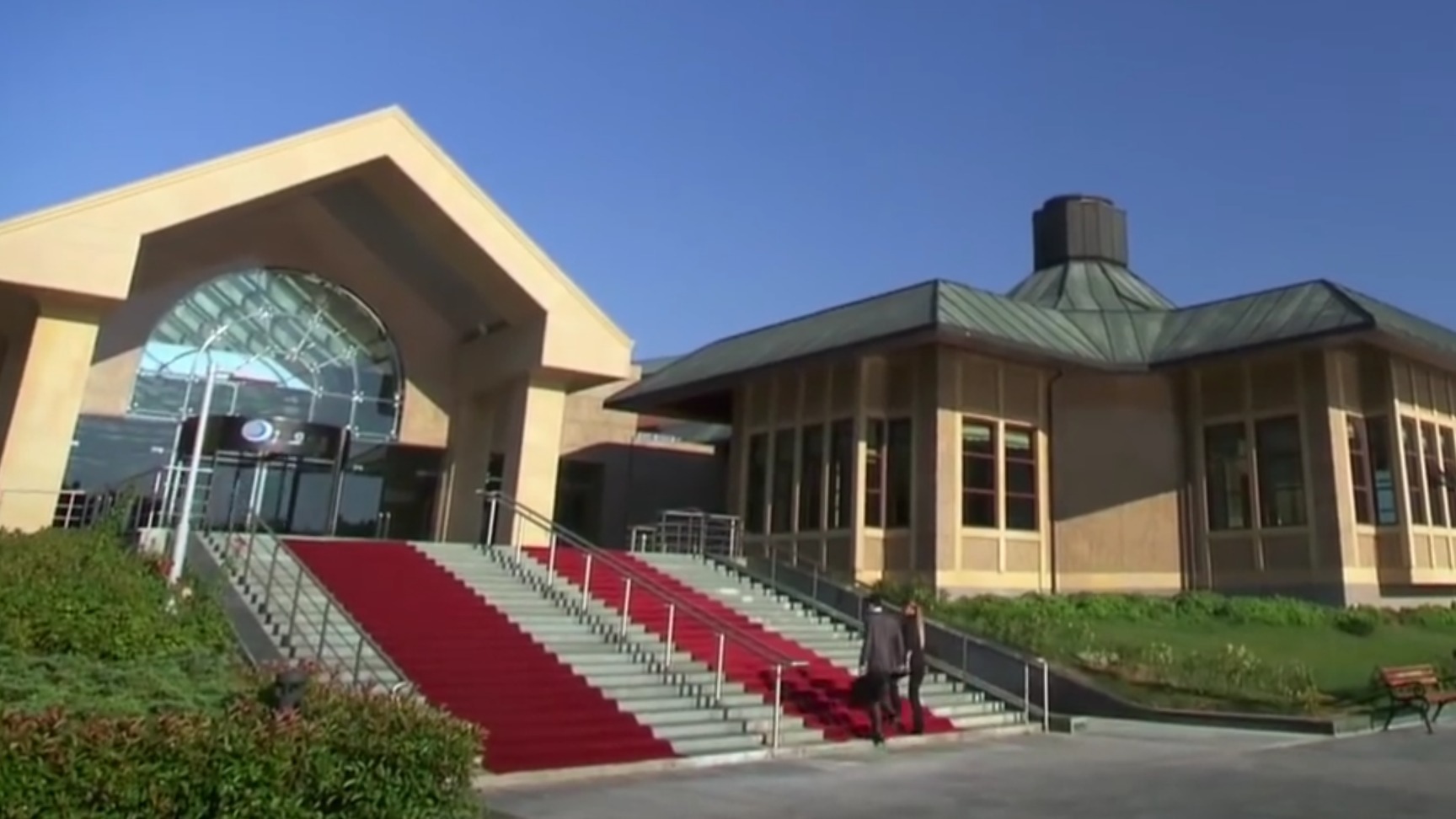 Eisha Saeed OnlyFans header