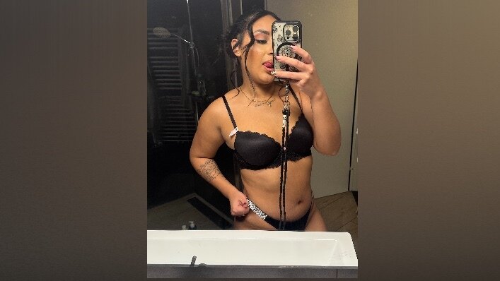 OnlyKis OnlyFans header