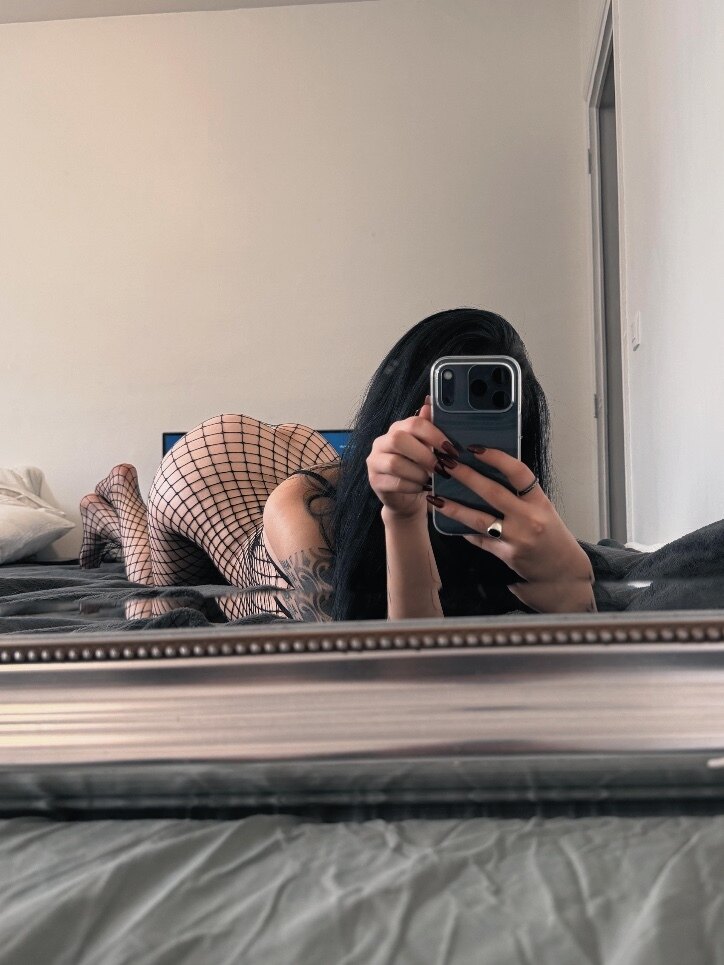 Louve OnlyFans header