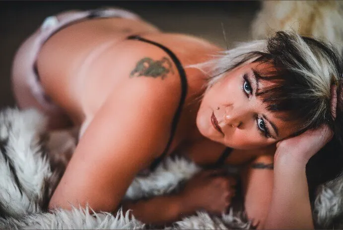 Curveygirl OnlyFans header