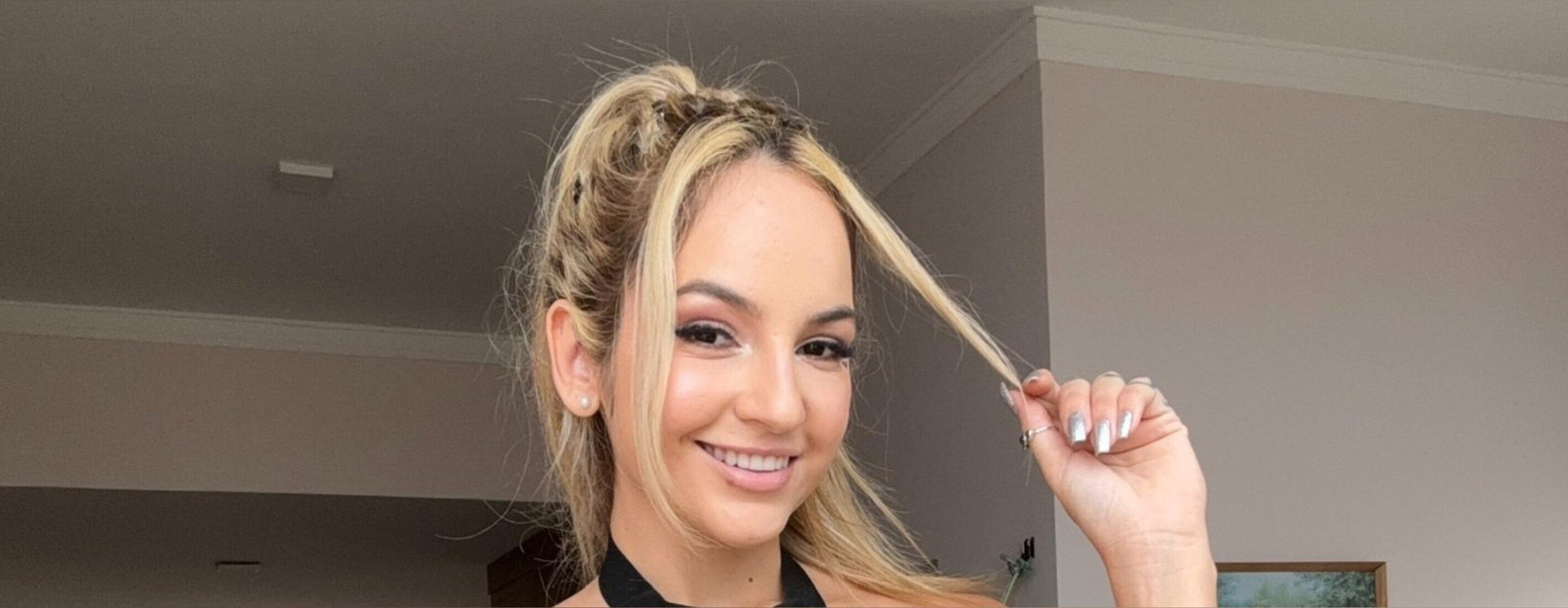 Mari Oliveira OnlyFans header