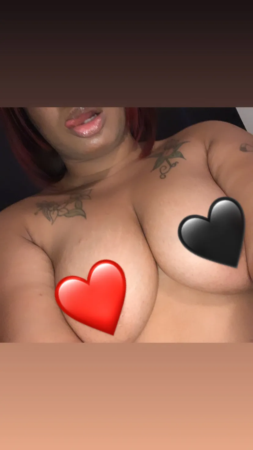 RayMarie OnlyFans header